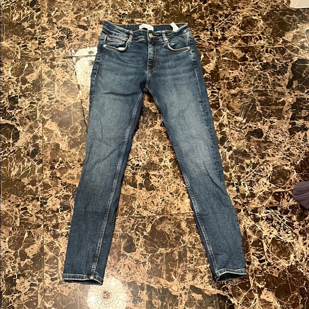 Zara Blue Skinny Jeans with Stretch and Tapered Fit